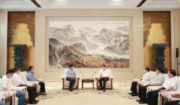 雷军：小米要扩大在湖北投资 在武汉建设超大规模研发总部